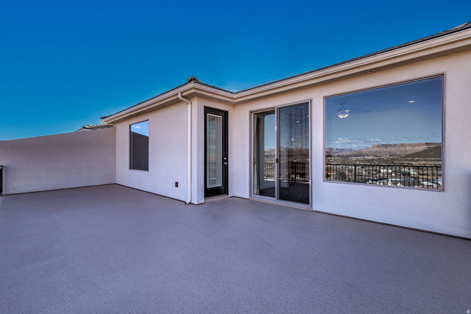 HURRICANE VIEWS - Residential