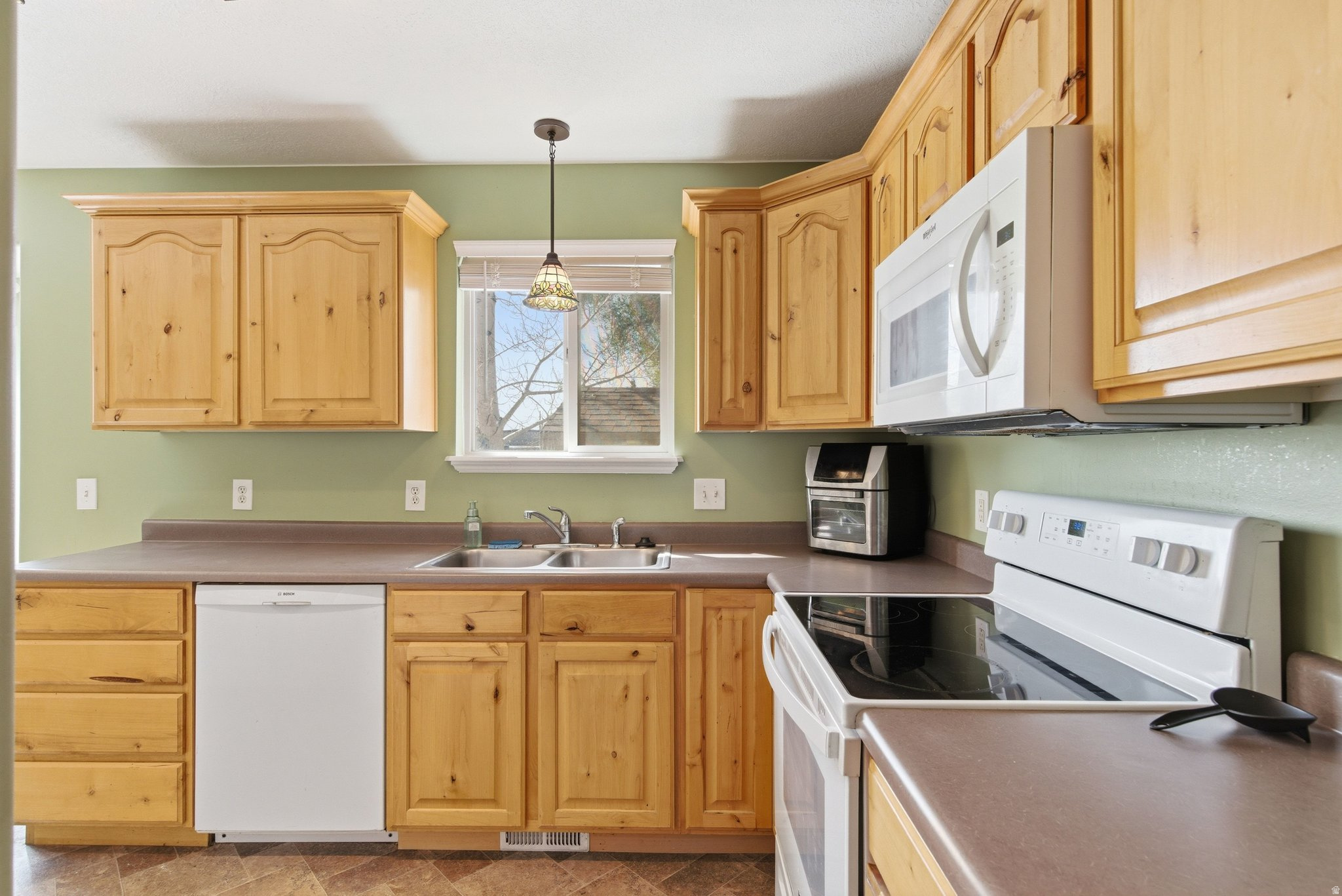 TIMPANOGOS HEIGHTS CONDO - Residential