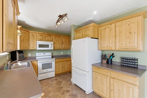 Tiny photo for 62 S 750 E, American Fork, UT 84003 (MLS # 2146555)