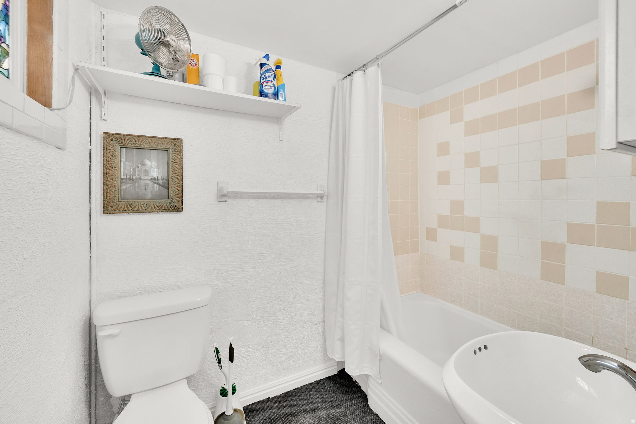 VILLAGE GARDENS - Residential