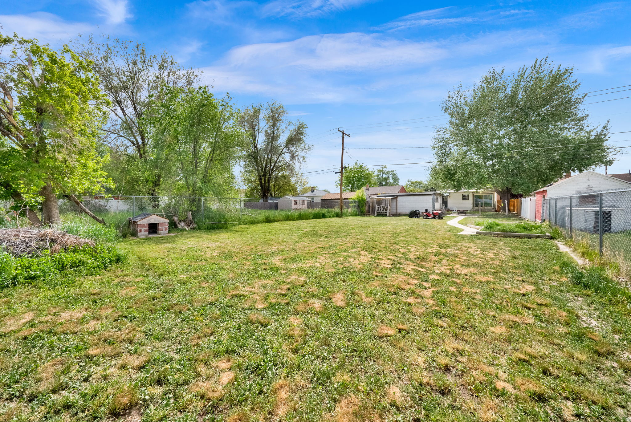 VILLAGE GARDENS - Residential