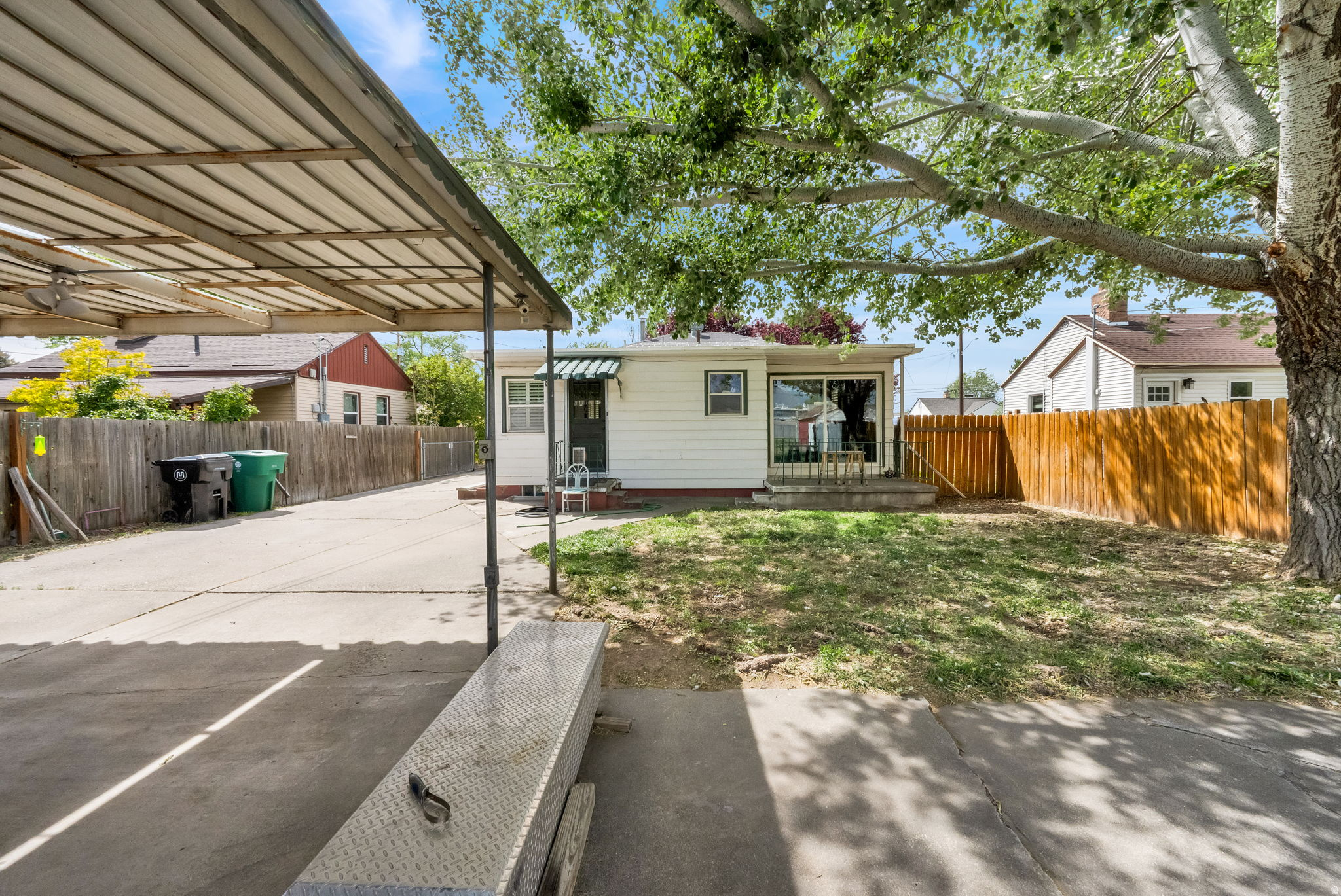 VILLAGE GARDENS - Residential