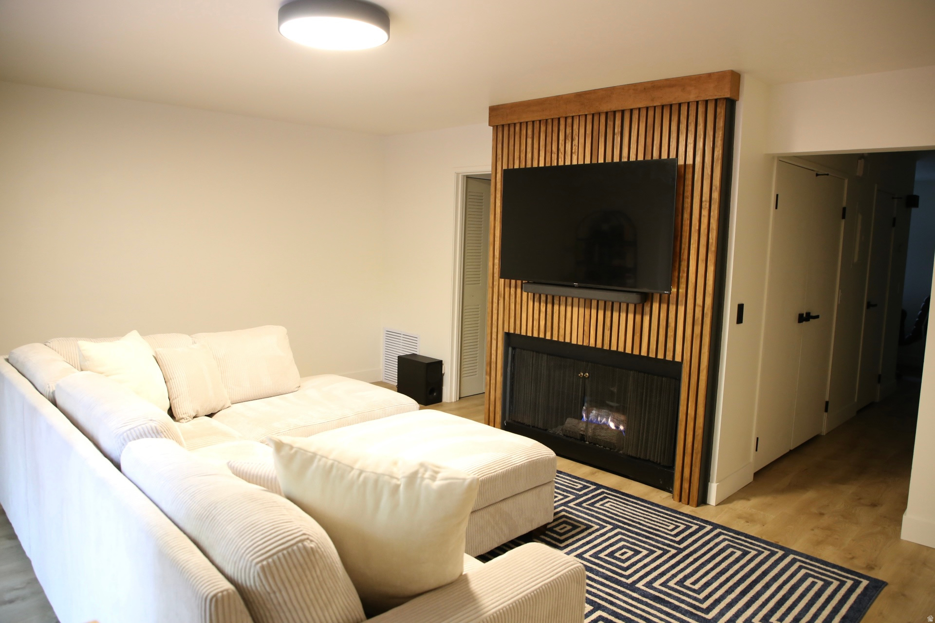 HIDDEN LAKE CONDM - Residential