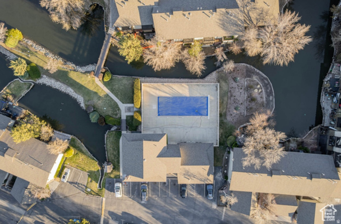 HIDDEN LAKE CONDM - Residential