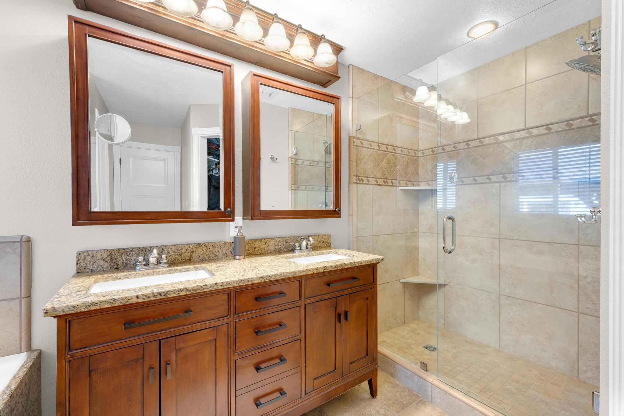 GOLDEN GROVE - Residential