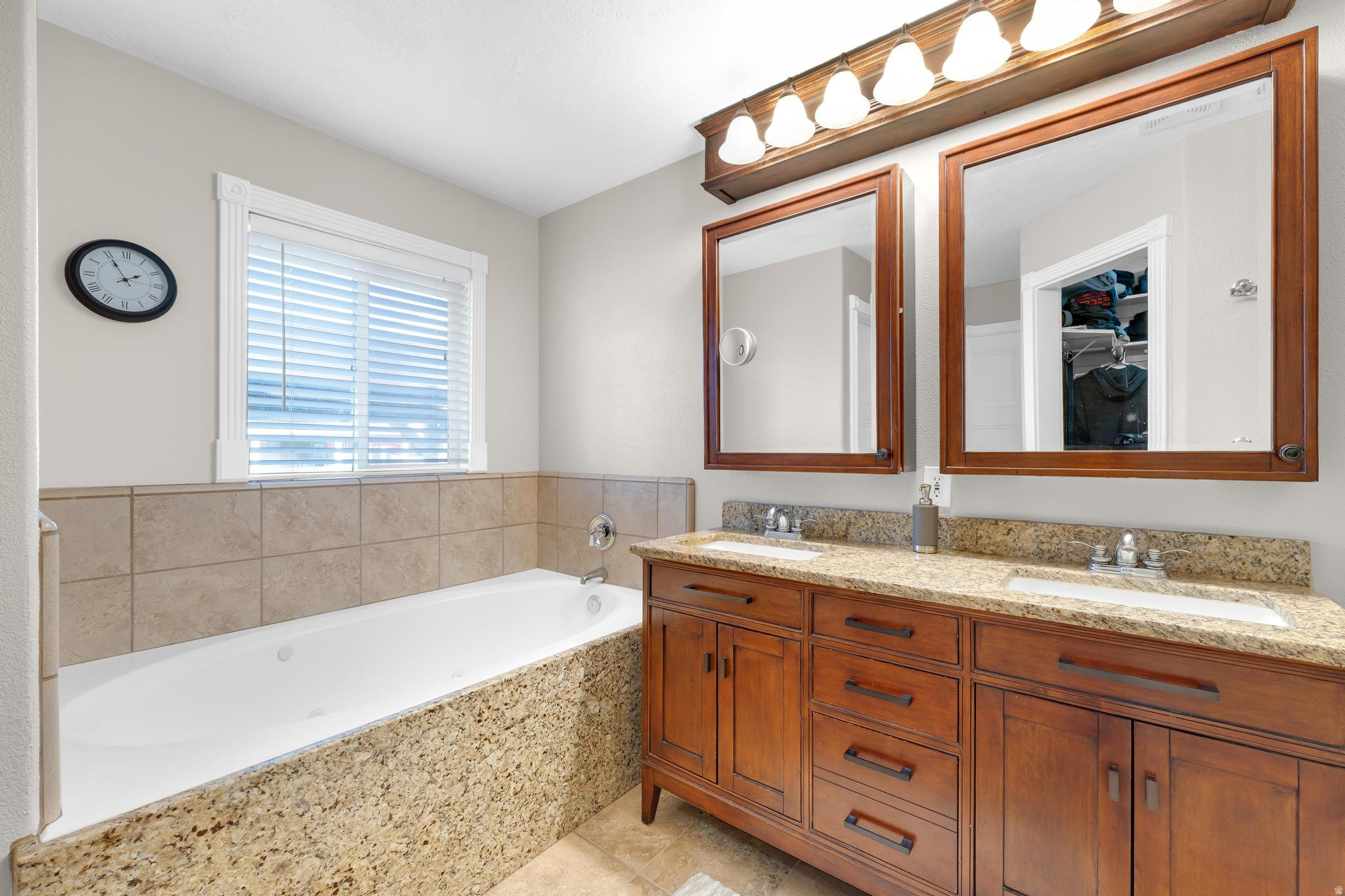 GOLDEN GROVE - Residential