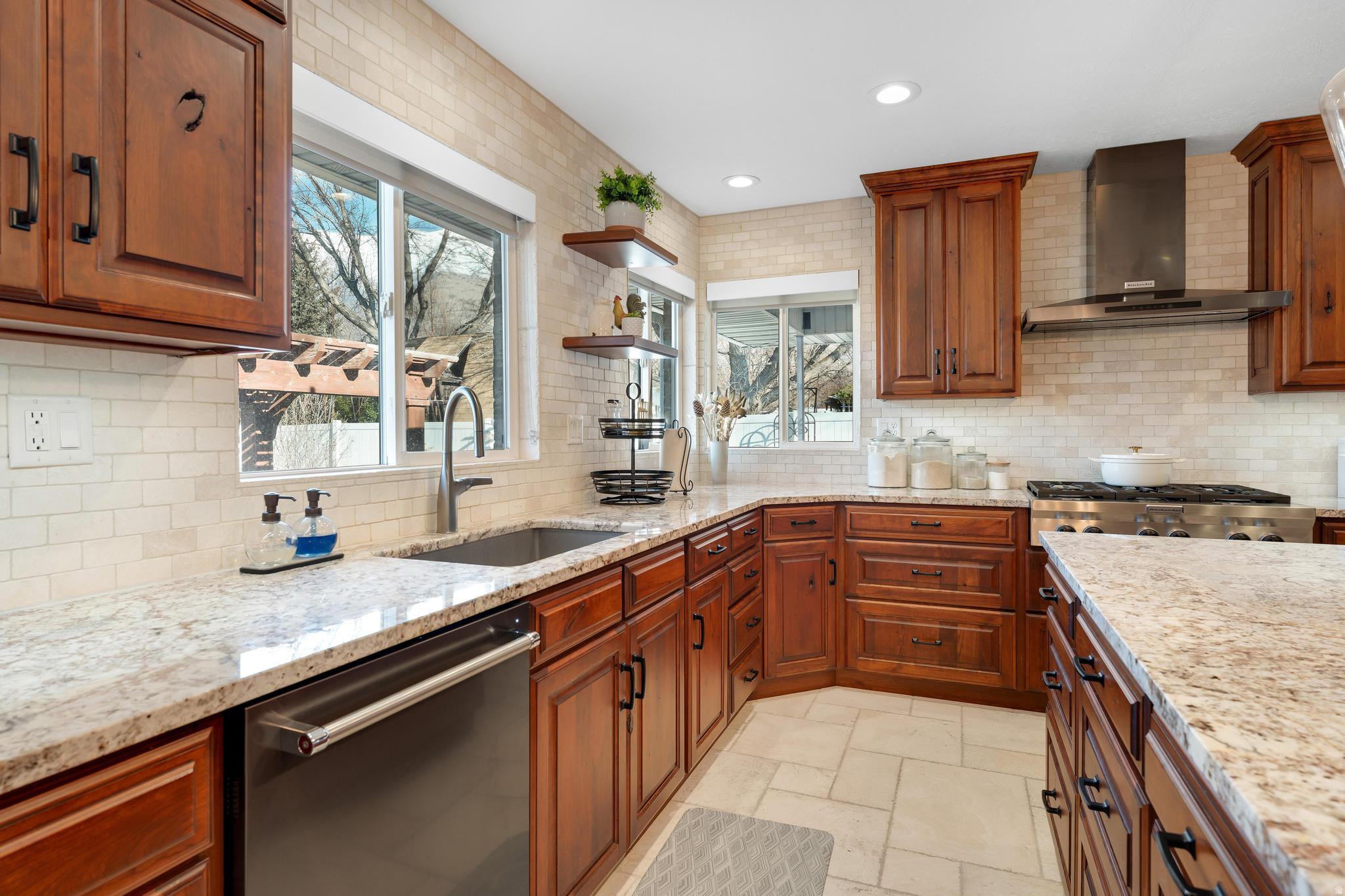 GOLDEN GROVE - Residential