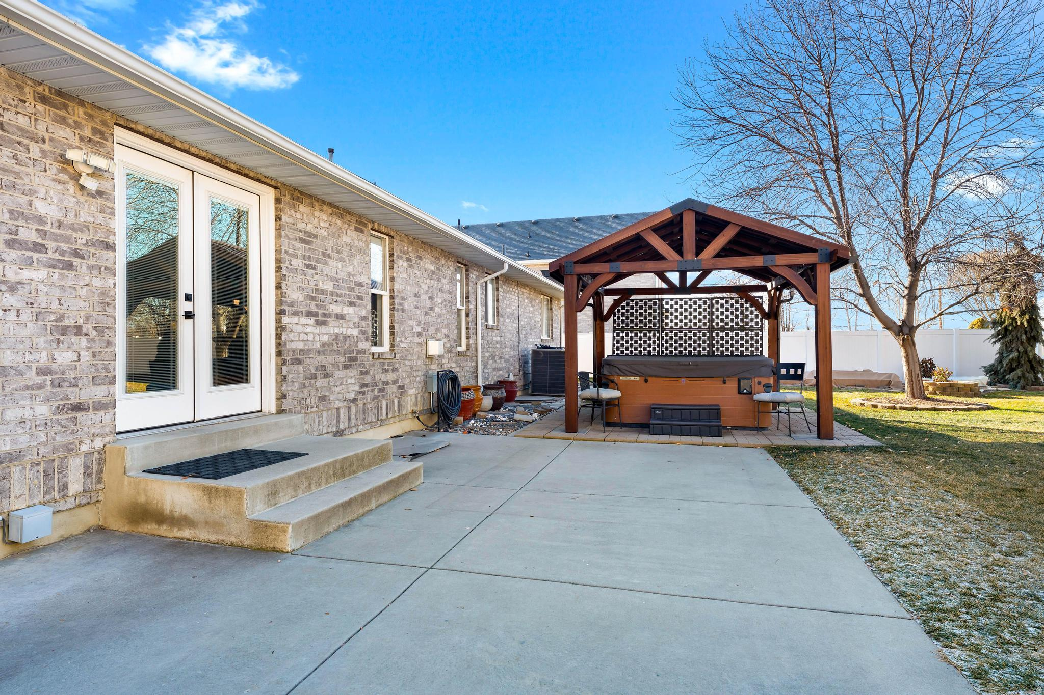 GOLDEN GROVE - Residential