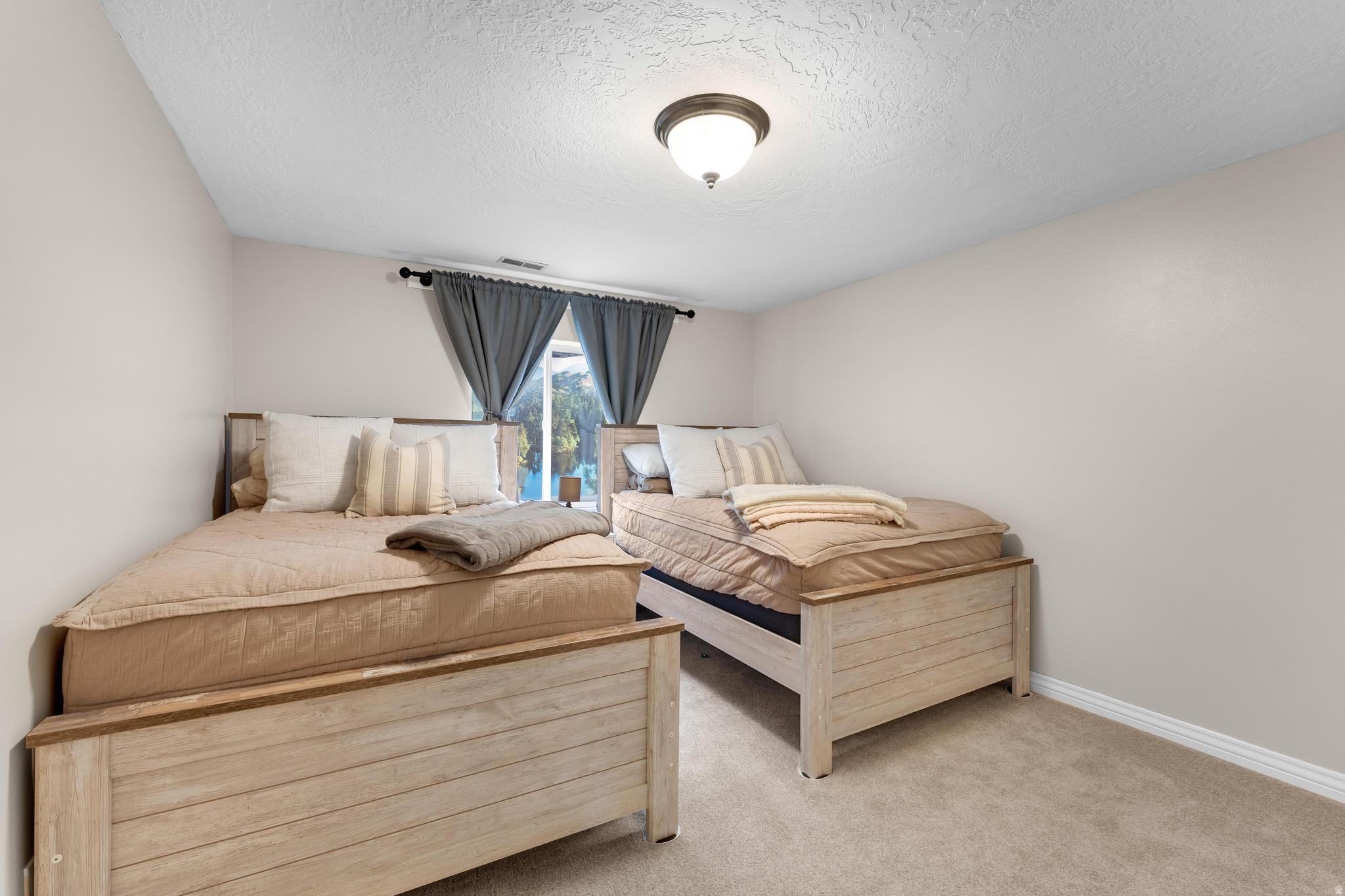 GOLDEN GROVE - Residential