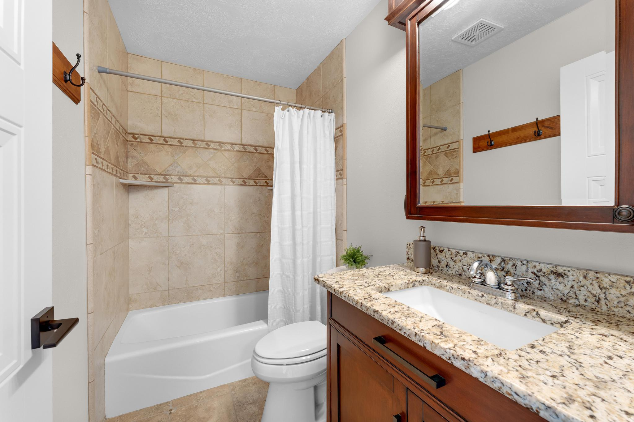 GOLDEN GROVE - Residential