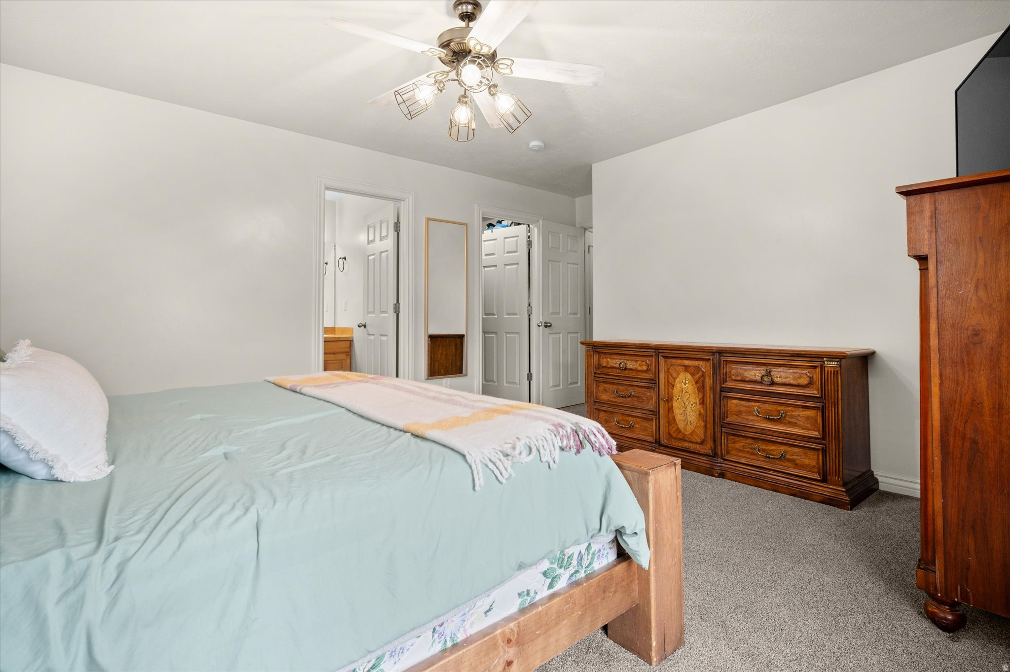 QUAIL HOLLOW - Residential