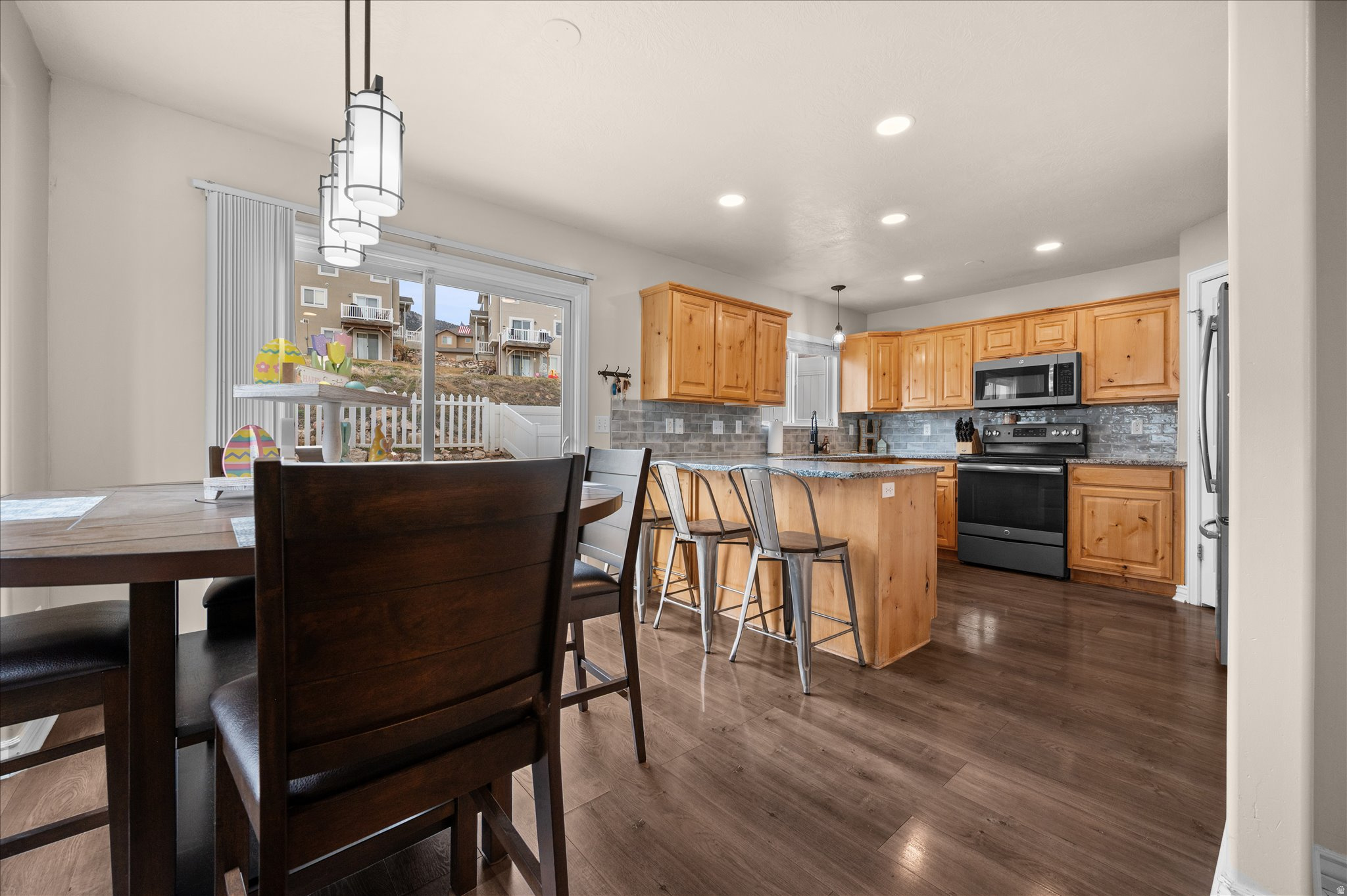 QUAIL HOLLOW - Residential