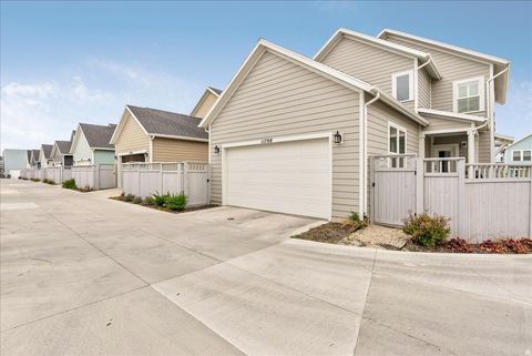 Tiny photo for 11708 S SILVER POND DR, South Jordan, UT 84009 (MLS # 2147719)