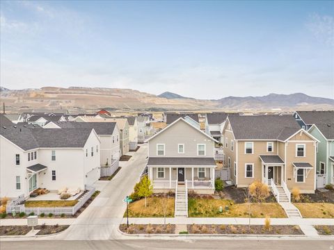 Photo of 11708 S SILVER POND DR, South Jordan, UT 84009 (MLS # 2147719)