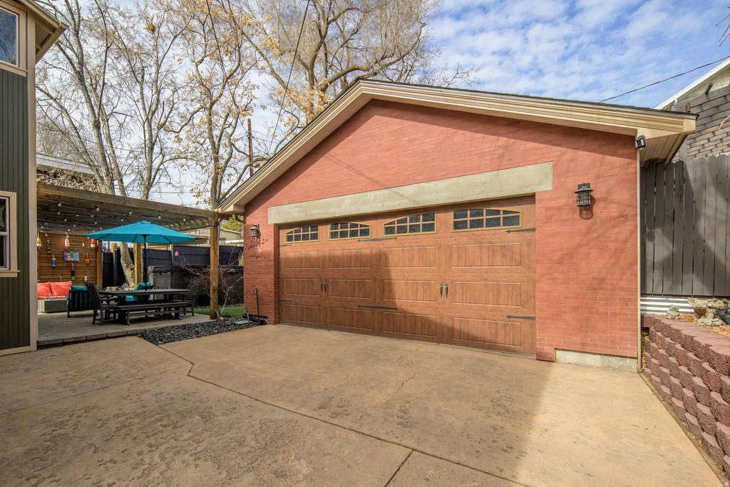 Photo of 729 E 3RD AVE, Salt Lake City, UT 84103 (MLS # 2140090)