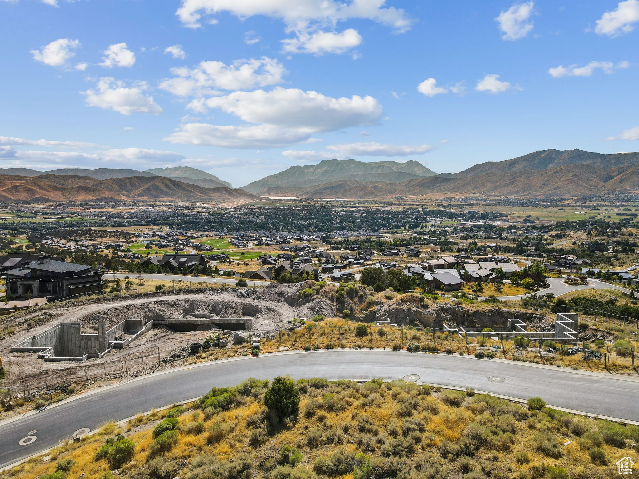 RED LEDGES - Residential