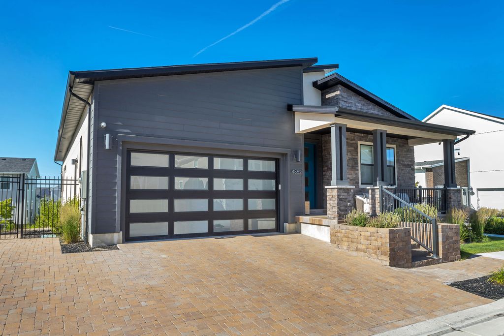 Photo of 4852 W UPPER BEND DR S, Herriman, UT 84096 (MLS # 2140874)