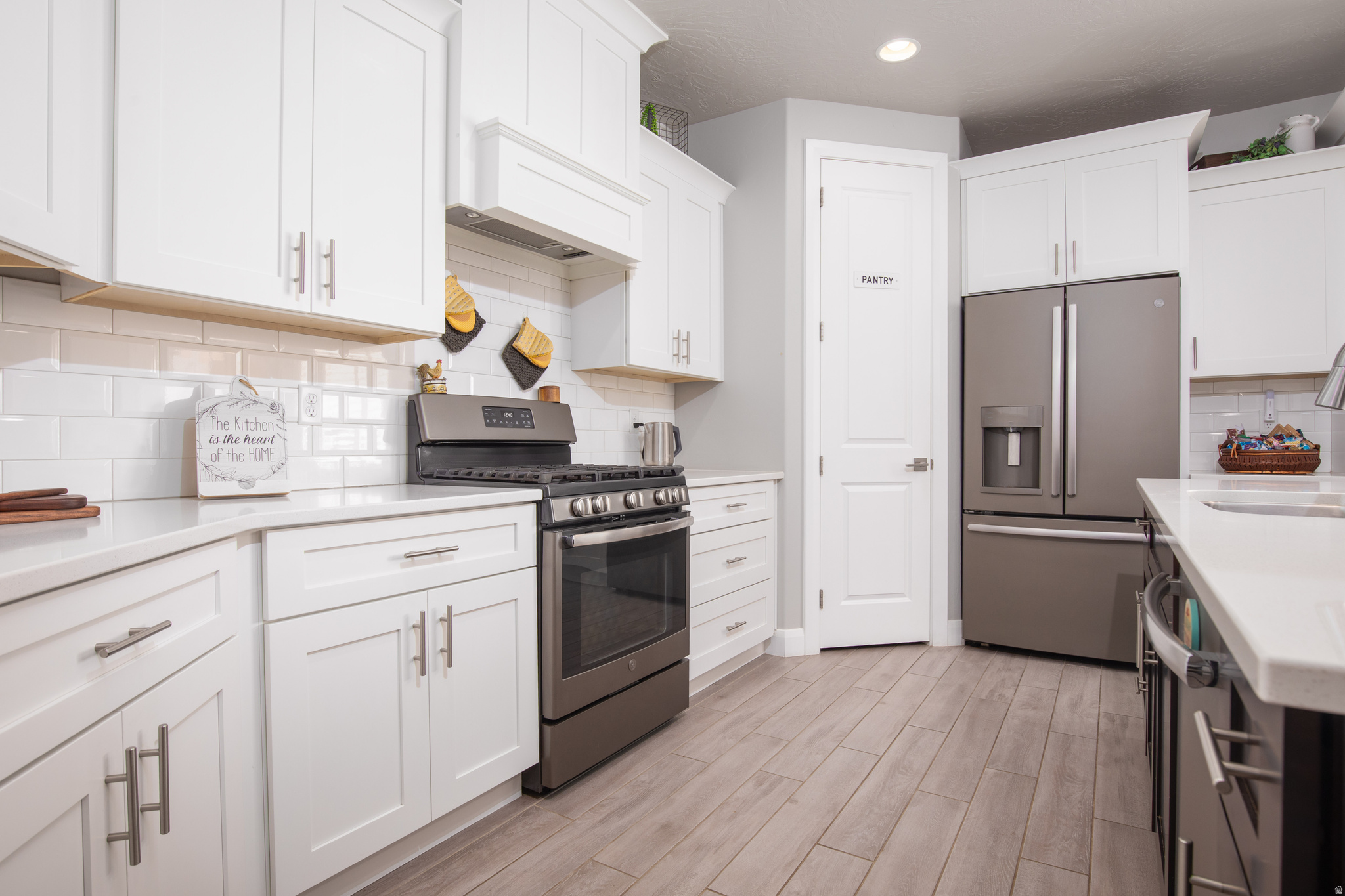 WARNER GATEWAY PH 1 - Residential