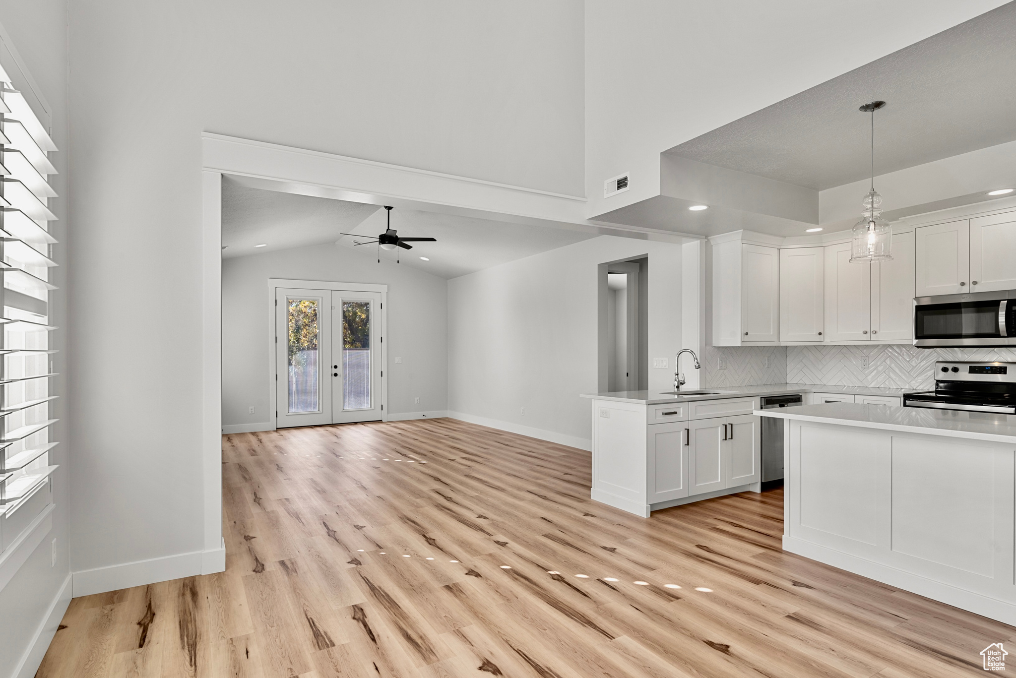 VILLAS ON 2ND - Residential