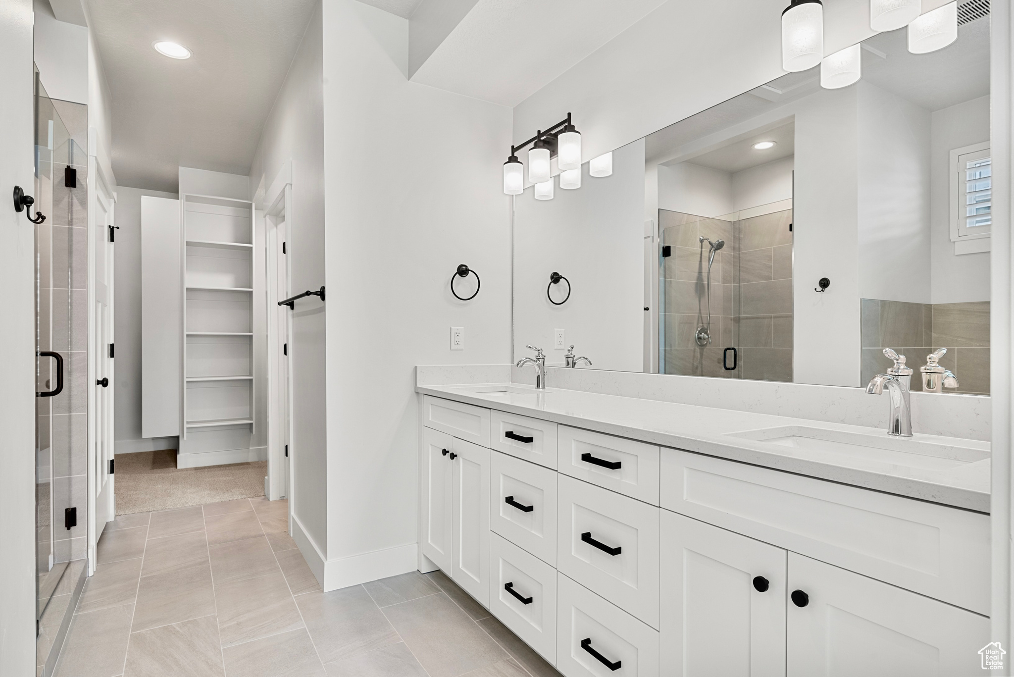 VILLAS ON 2ND - Residential