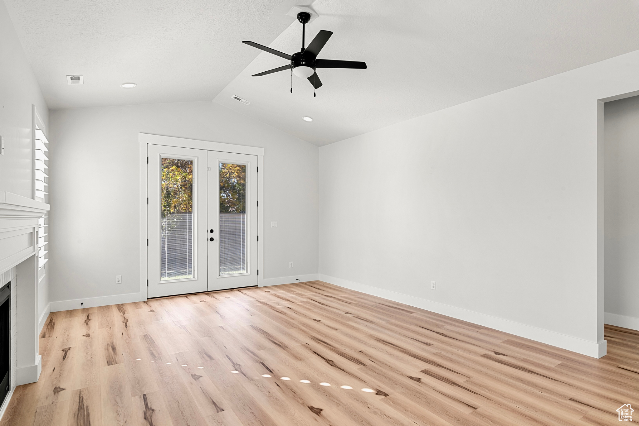 VILLAS ON 2ND - Residential