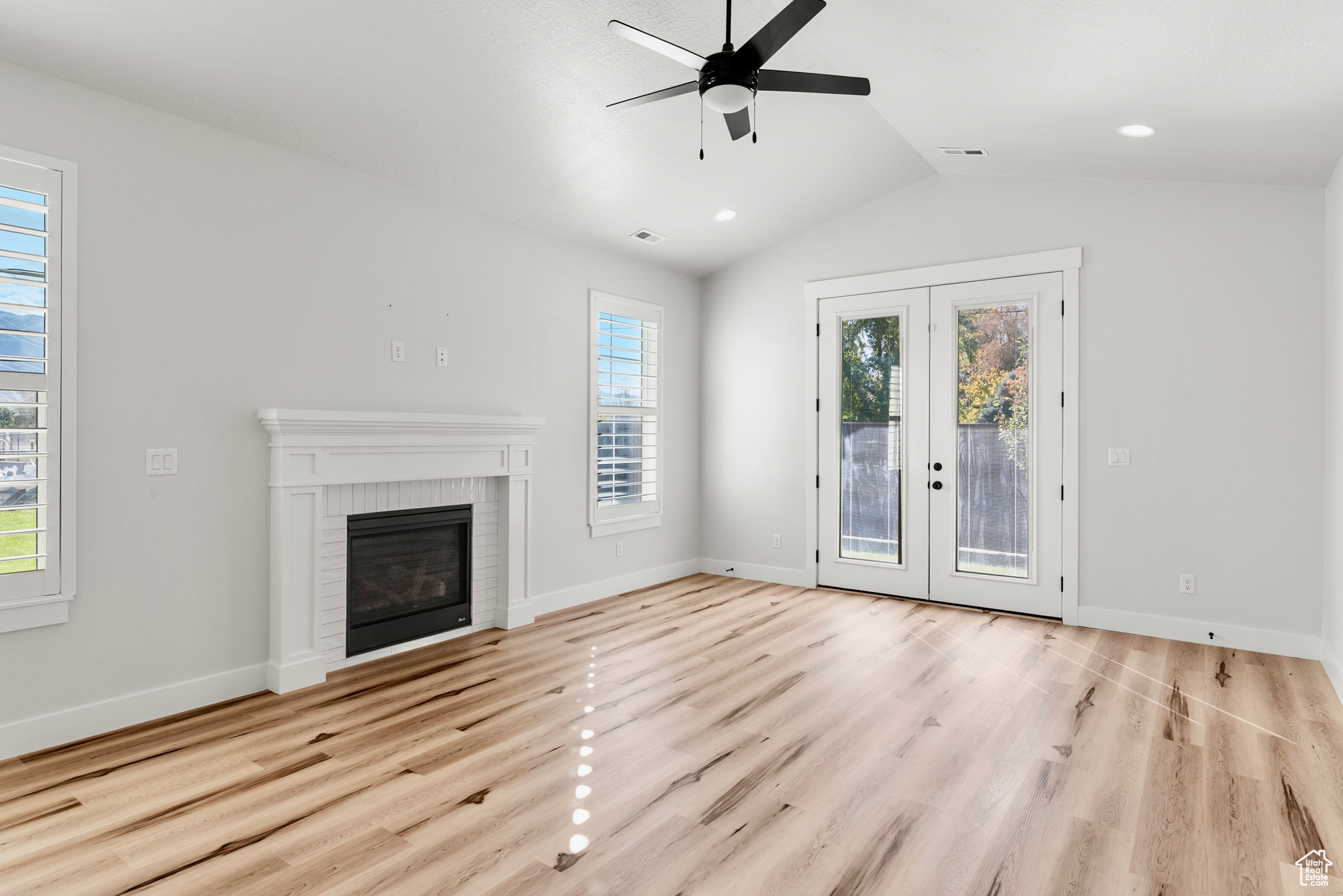 VILLAS ON 2ND - Residential