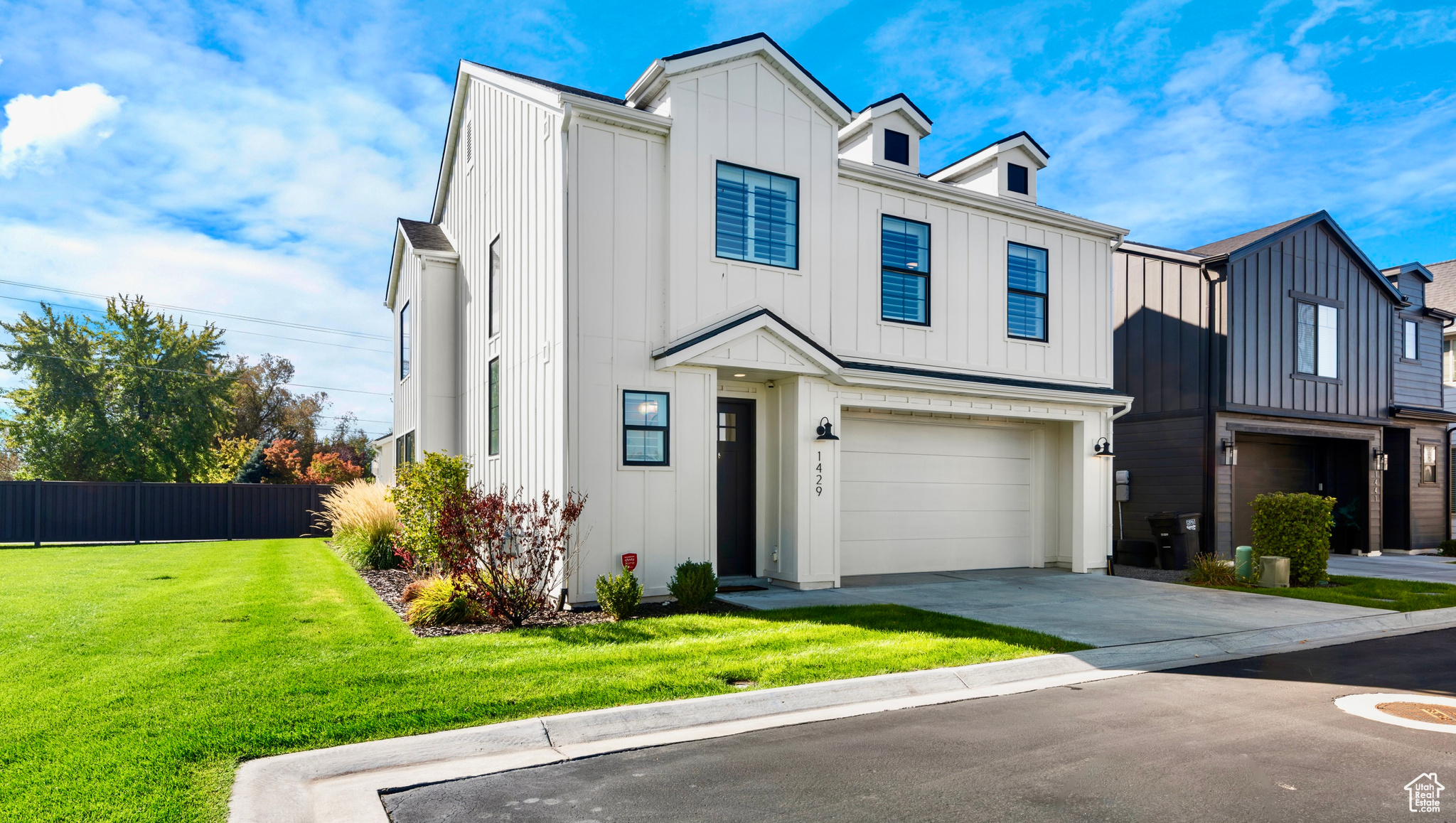 VILLAS ON 2ND - Residential