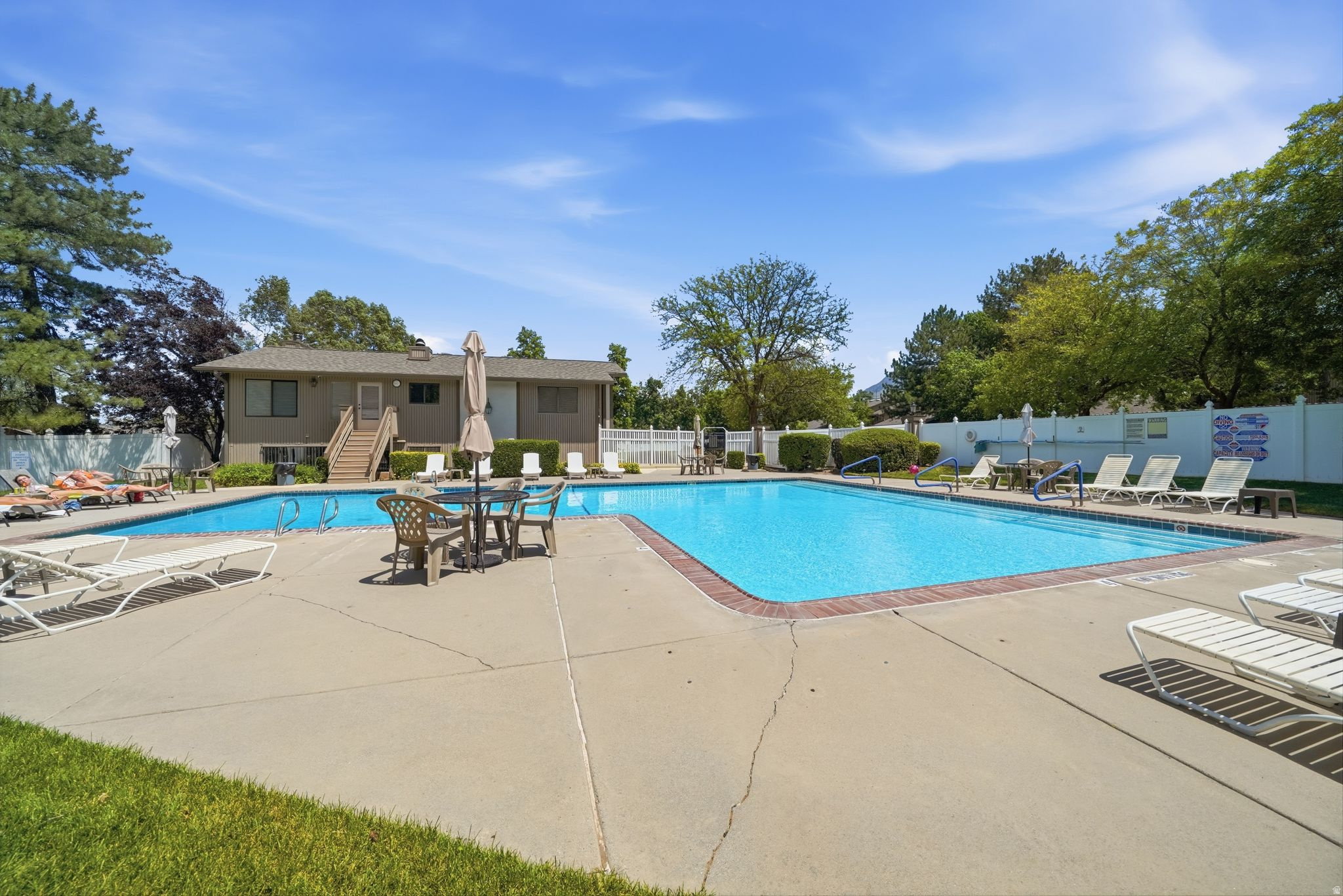 MEADOWS - Residential
