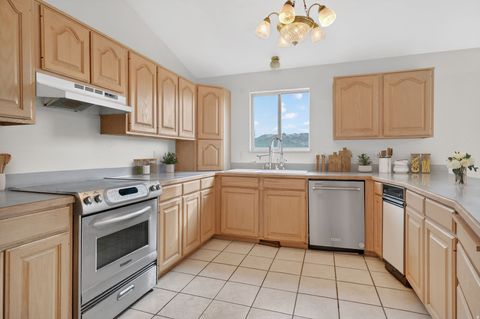 Tiny photo for 8927 E PINEVIEW DR N, Huntsville, UT 84317 (MLS # 2157669)