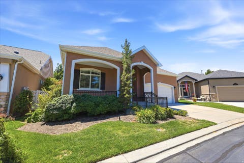 Homes For Sale - 1475 W Iron Port Dr<br/> South Jordan, UT 84095