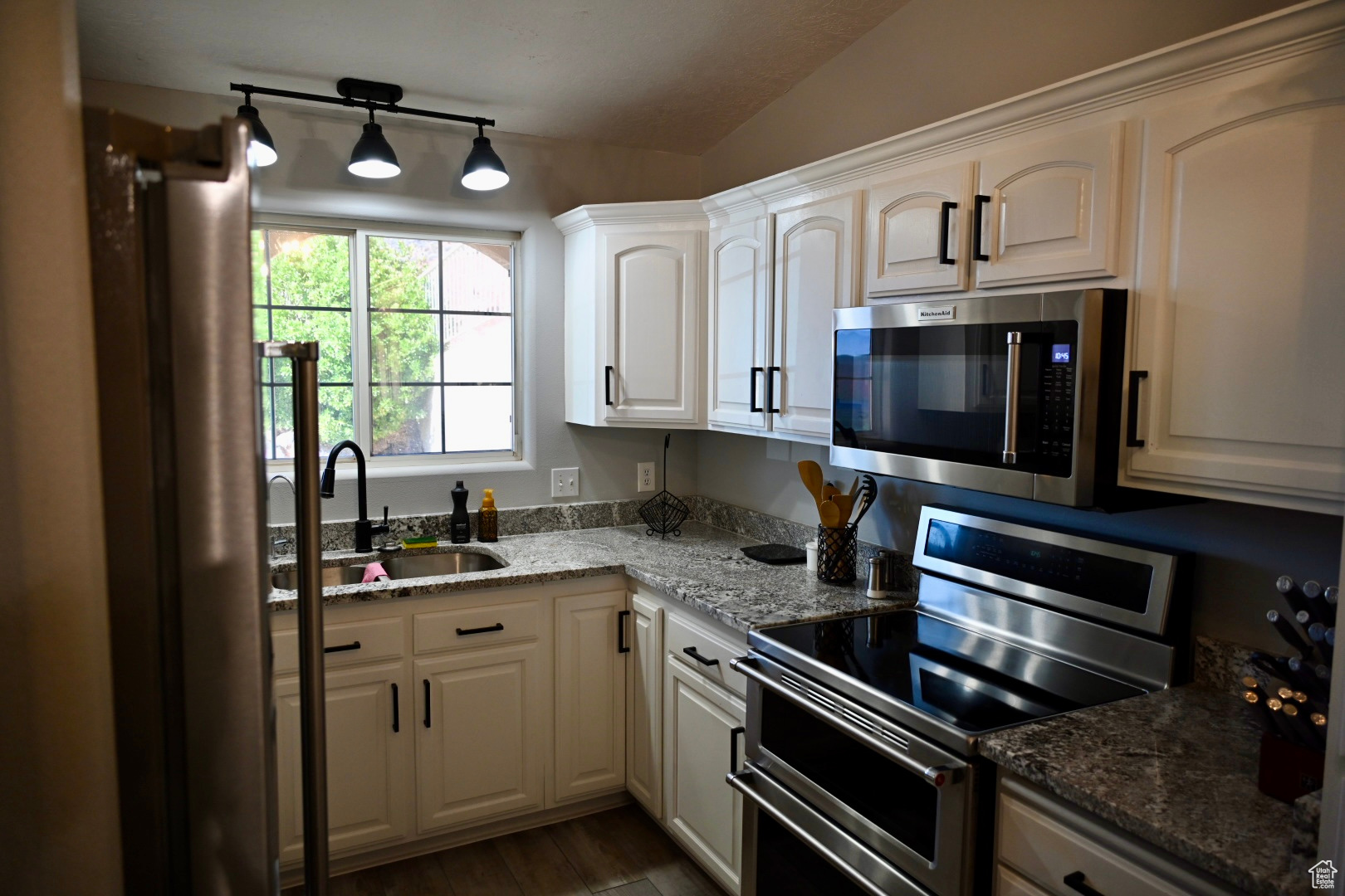 SHADOW HILLS TH 2 - Residential