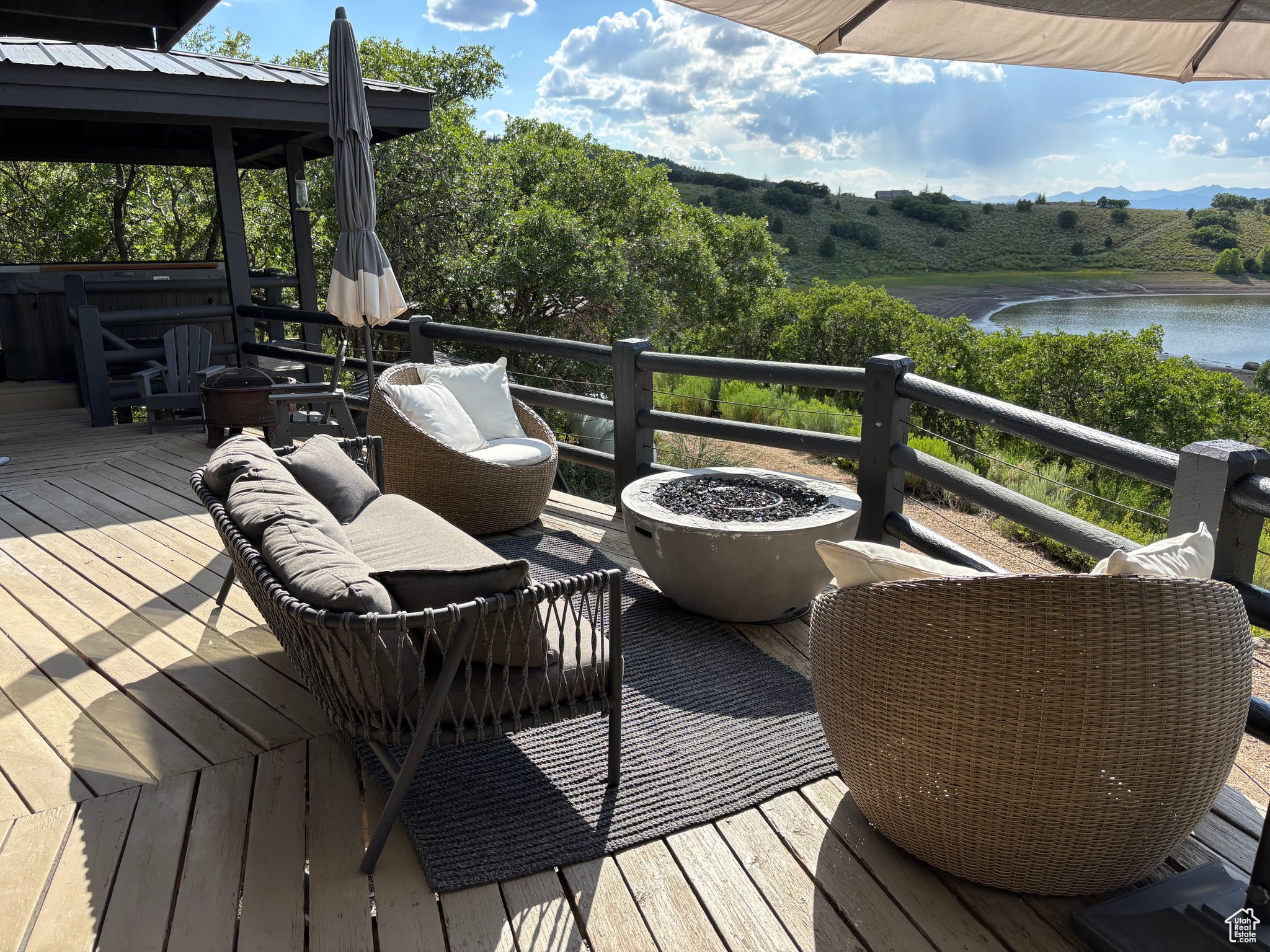 TIMBER LAKES  TIMBERLAKES - Residential