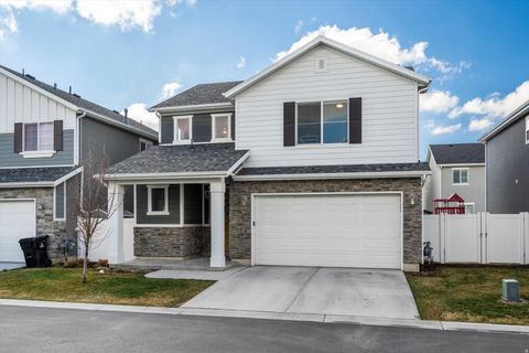 Tiny photo for 2094 W LYDIA LN, Syracuse, UT 84075 (MLS # 2141503)