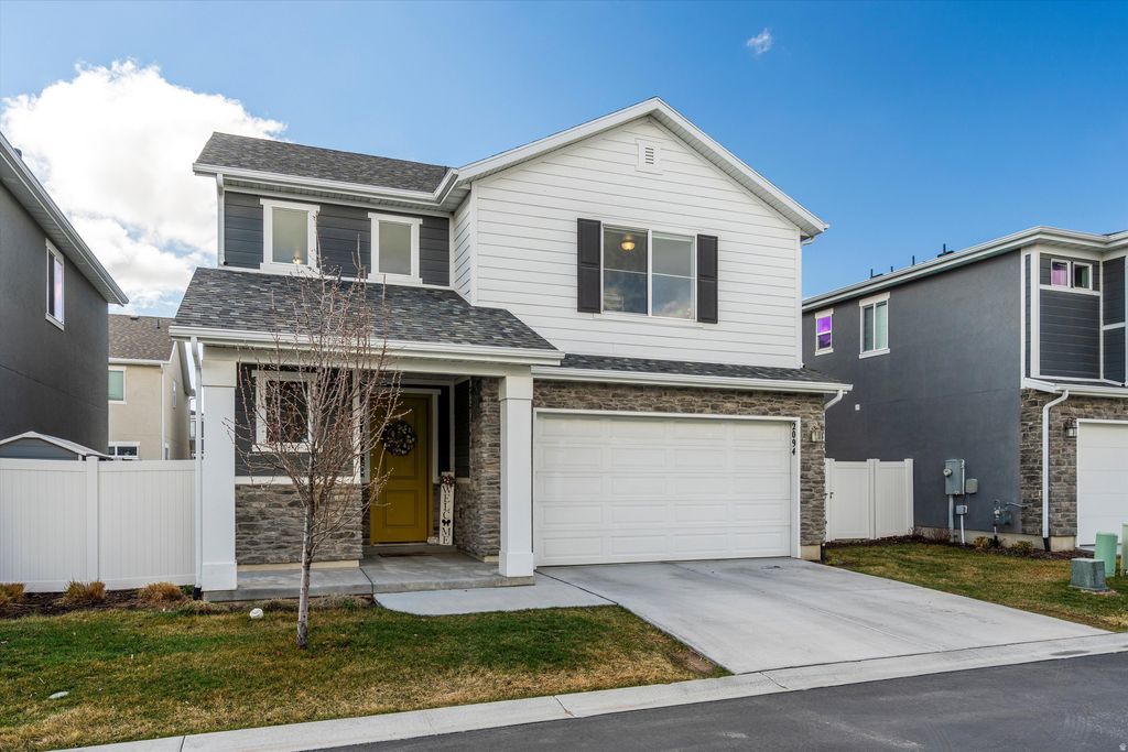 Photo of 2094 W LYDIA LN, Syracuse, UT 84075 (MLS # 2141503)