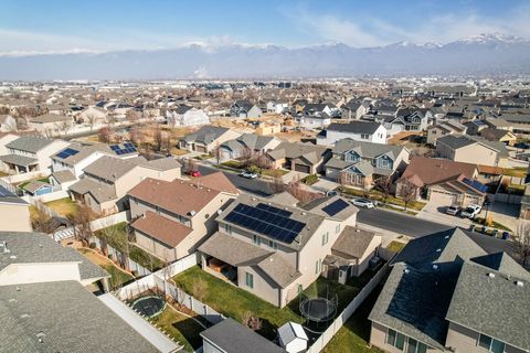 Tiny photo for 947 ELIZABETH DR, North Salt Lake, UT 84054 (MLS # 2131508)