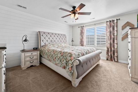 Tiny photo for 947 ELIZABETH DR, North Salt Lake, UT 84054 (MLS # 2131508)