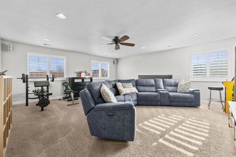 Tiny photo for 947 ELIZABETH DR, North Salt Lake, UT 84054 (MLS # 2131508)