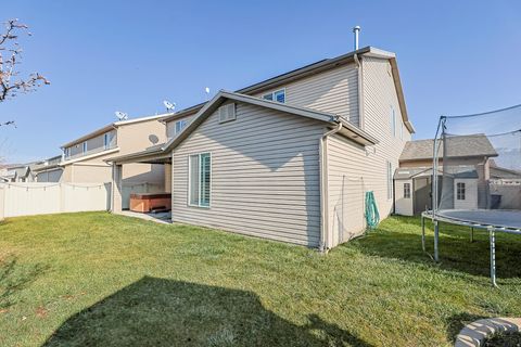 Tiny photo for 947 ELIZABETH DR, North Salt Lake, UT 84054 (MLS # 2131508)