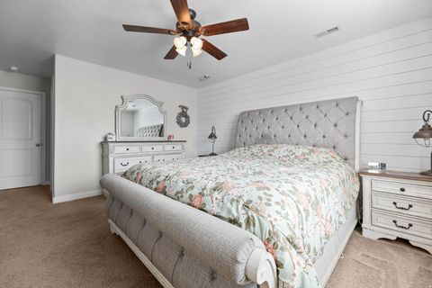 Tiny photo for 947 ELIZABETH DR, North Salt Lake, UT 84054 (MLS # 2131508)