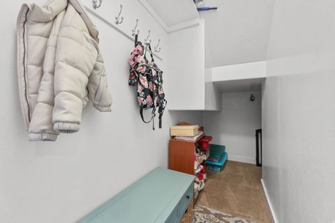 Tiny photo for 947 ELIZABETH DR, North Salt Lake, UT 84054 (MLS # 2131508)