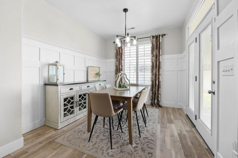 Tiny photo for 947 ELIZABETH DR, North Salt Lake, UT 84054 (MLS # 2131508)