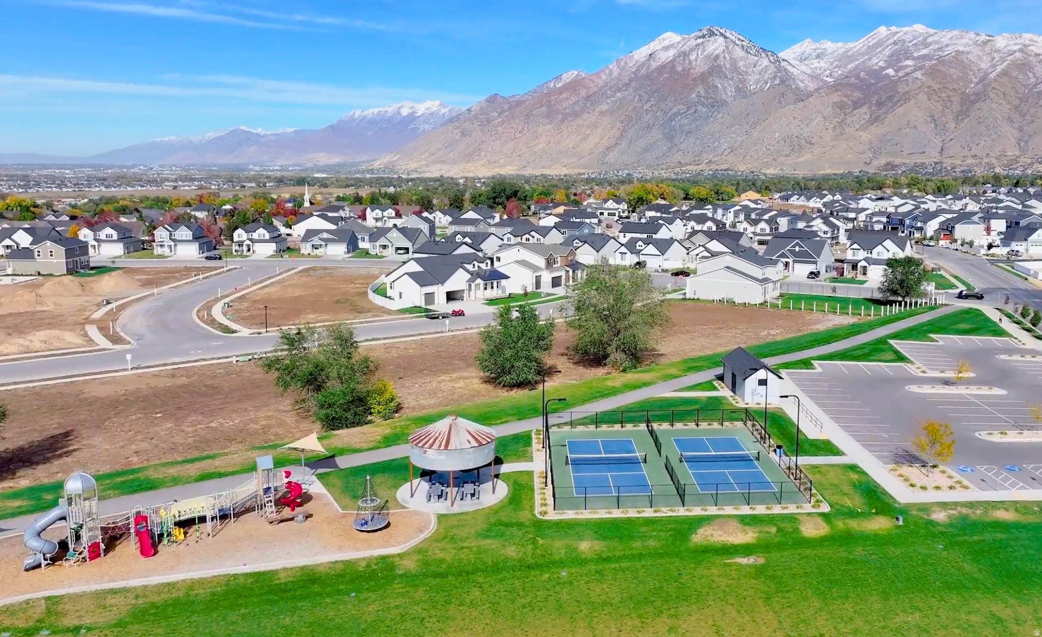 PARKSIDE SUNRISE RANCH - Residential