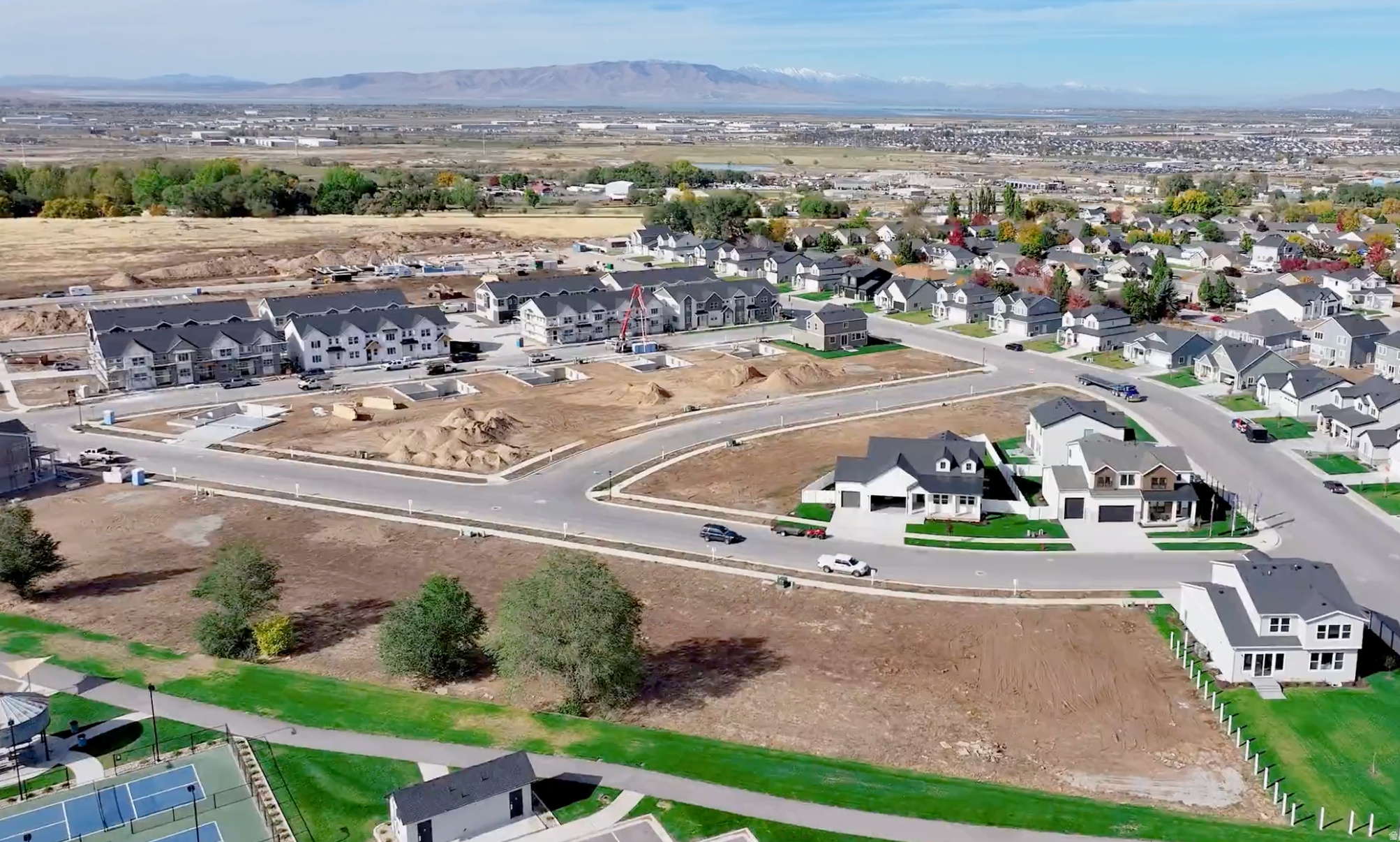 PARKSIDE SUNRISE RANCH - Residential