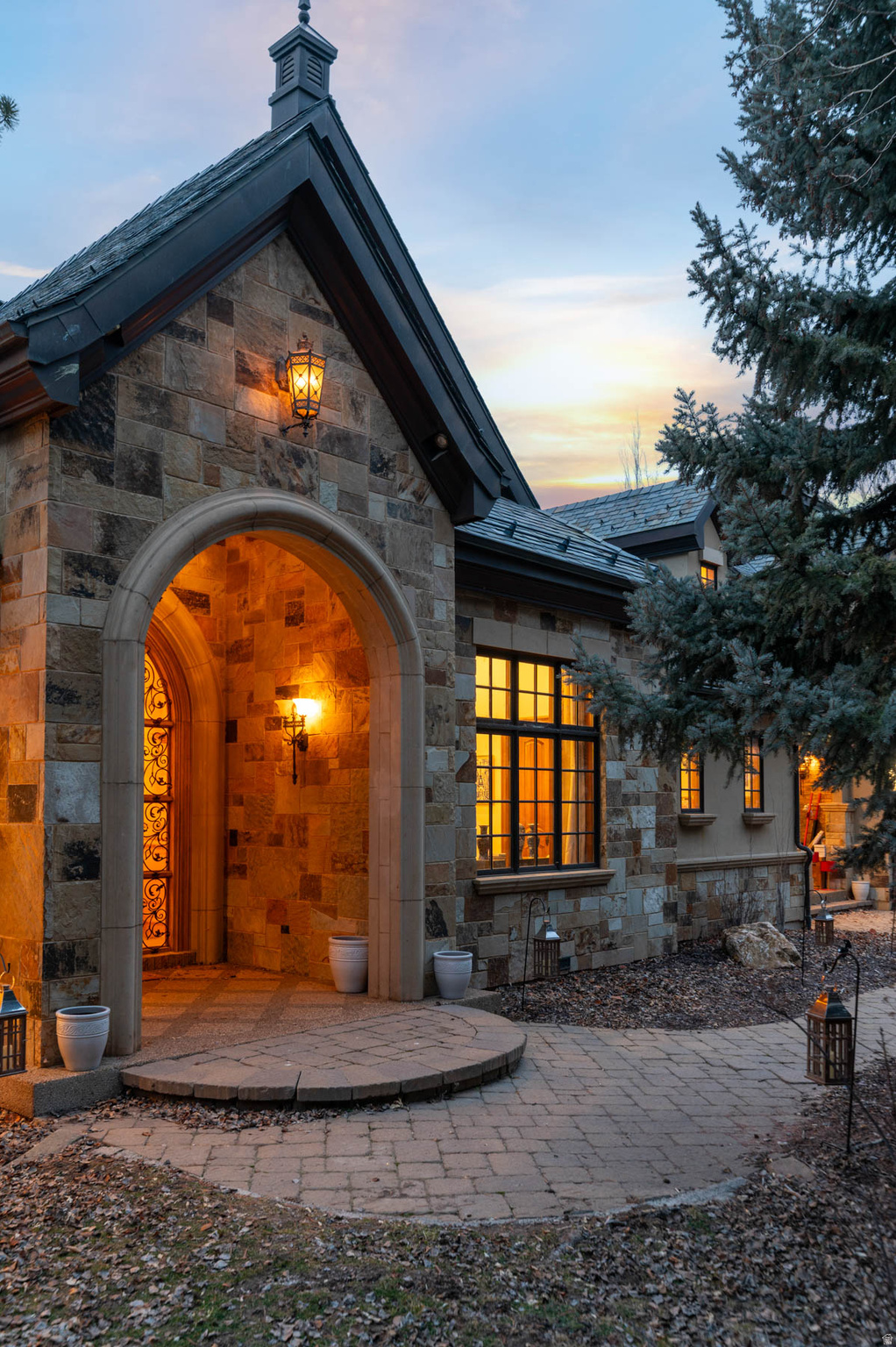 HILLSIDE OAKS - Residential