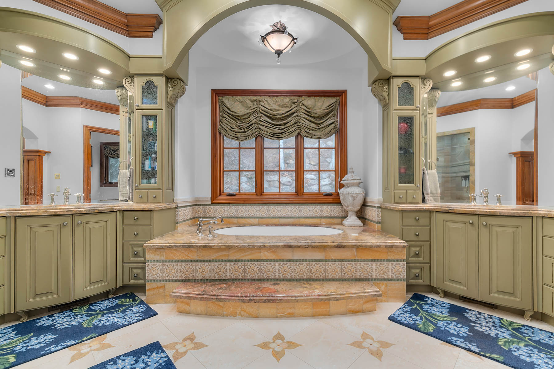 HILLSIDE OAKS - Residential