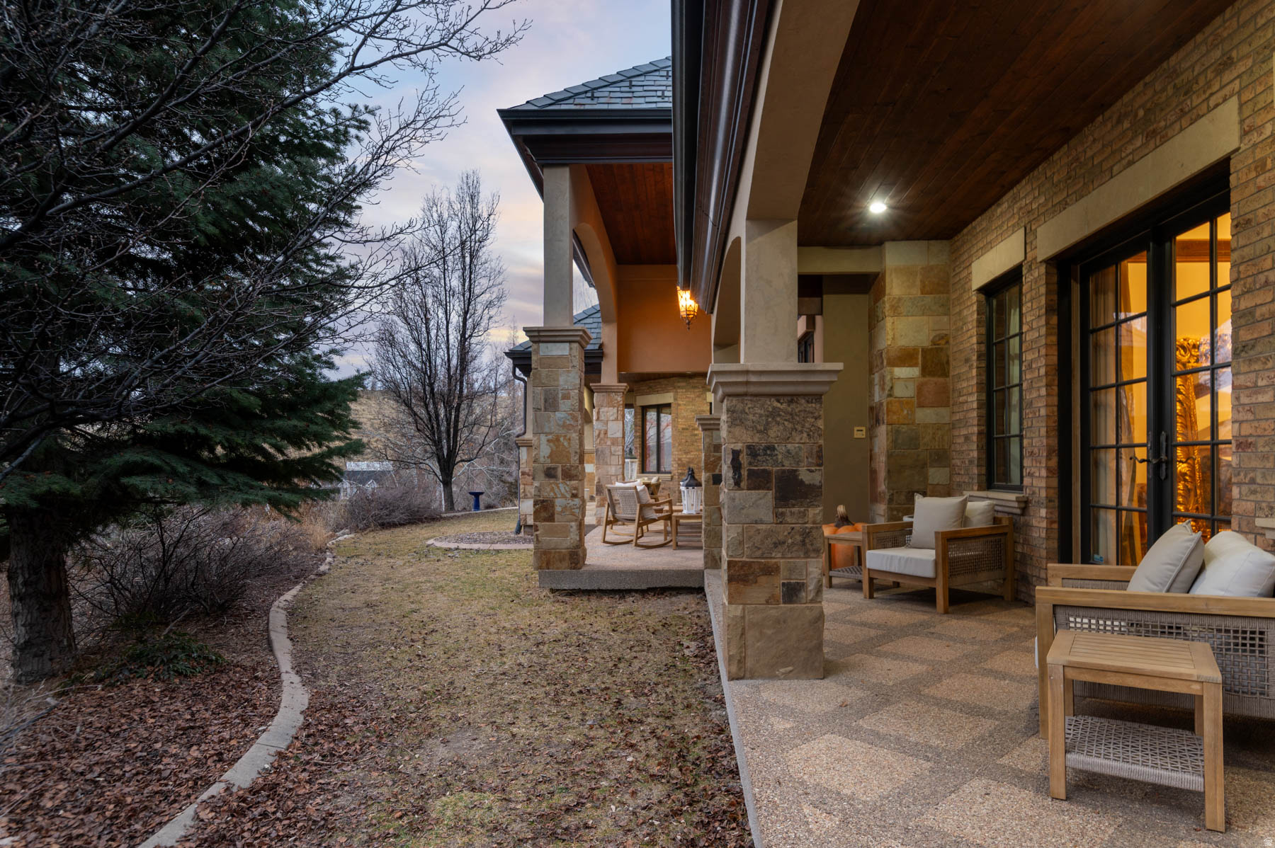 HILLSIDE OAKS - Residential