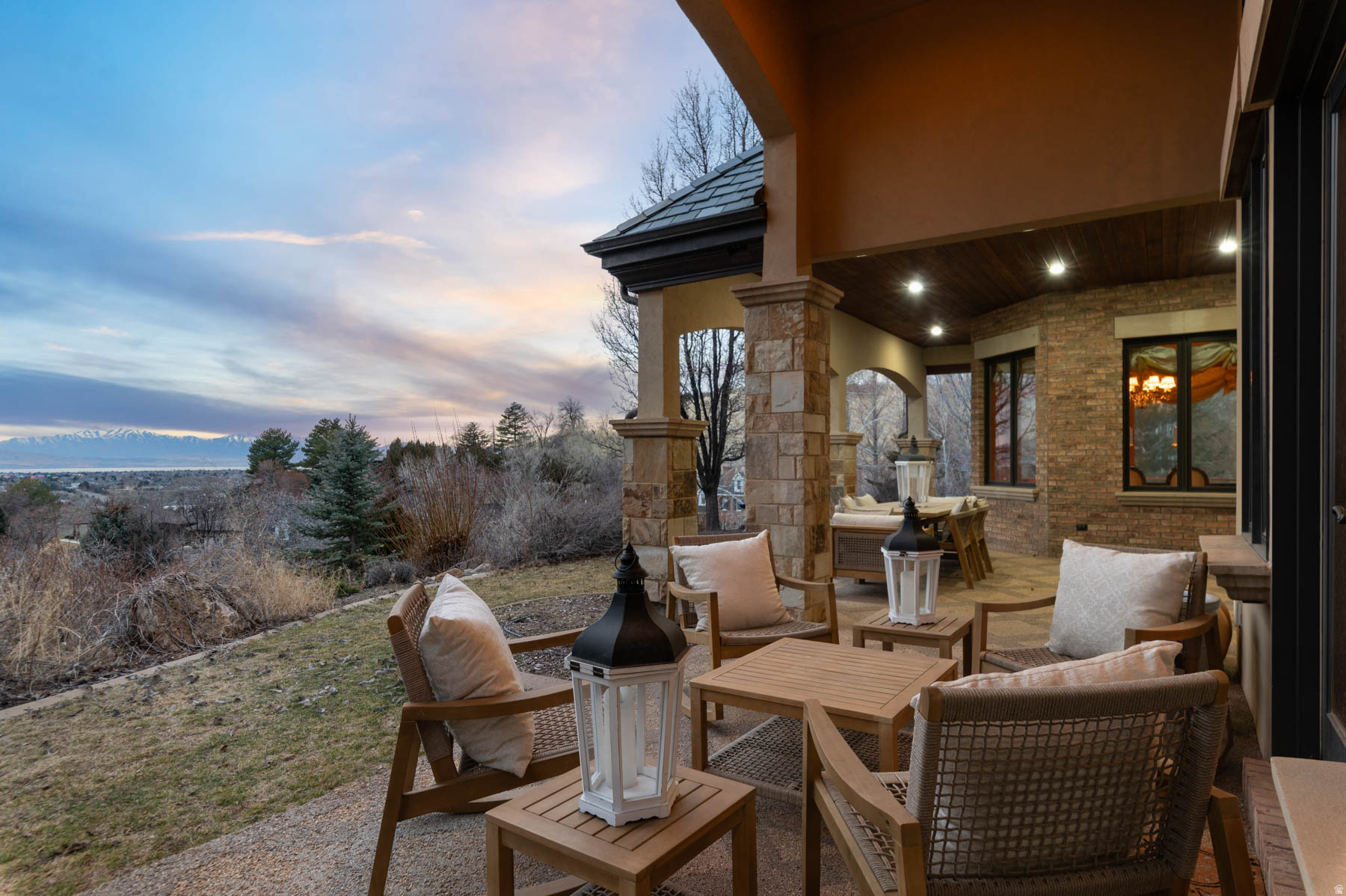 HILLSIDE OAKS - Residential