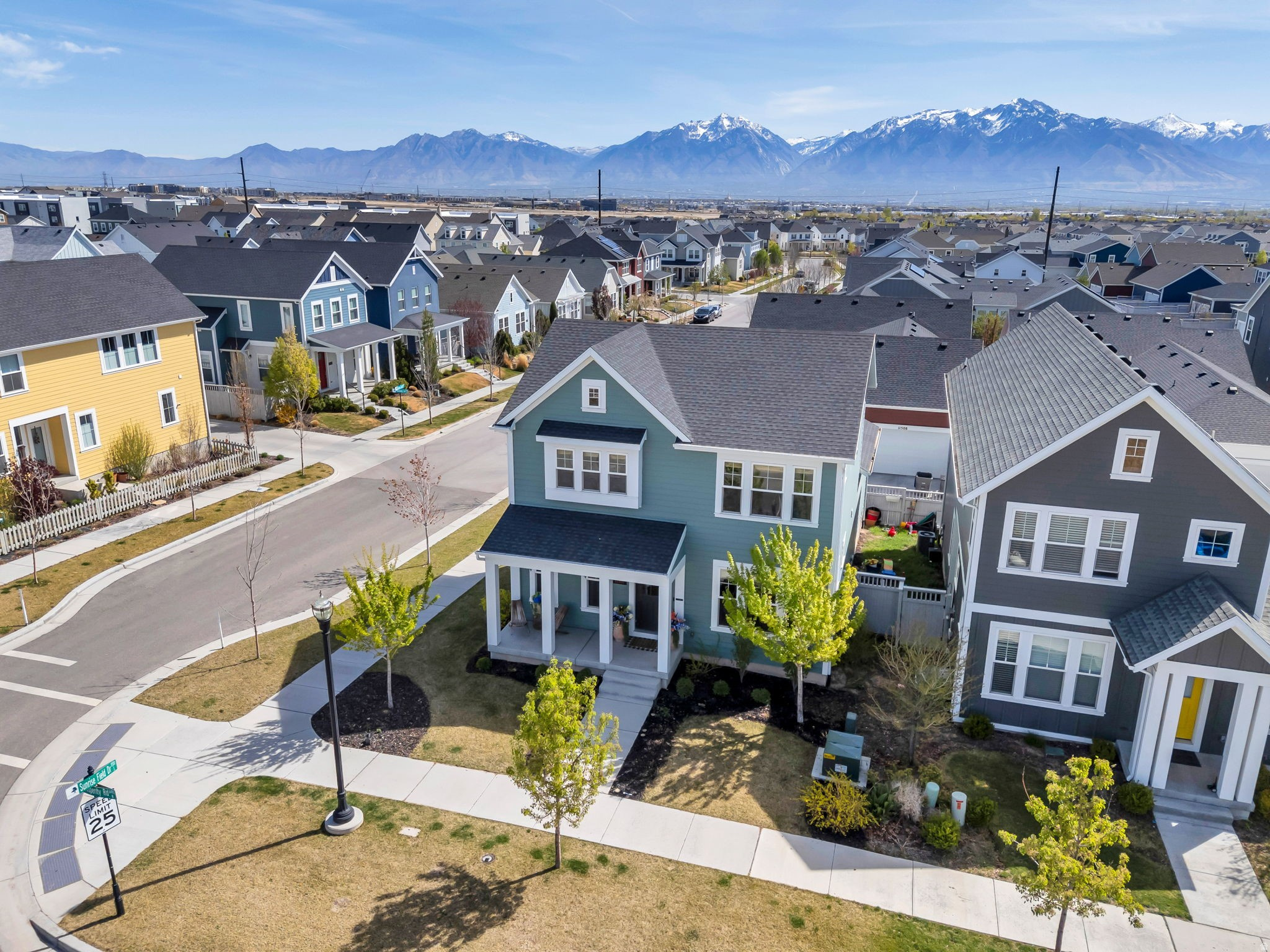 DAYBREAK - Residential