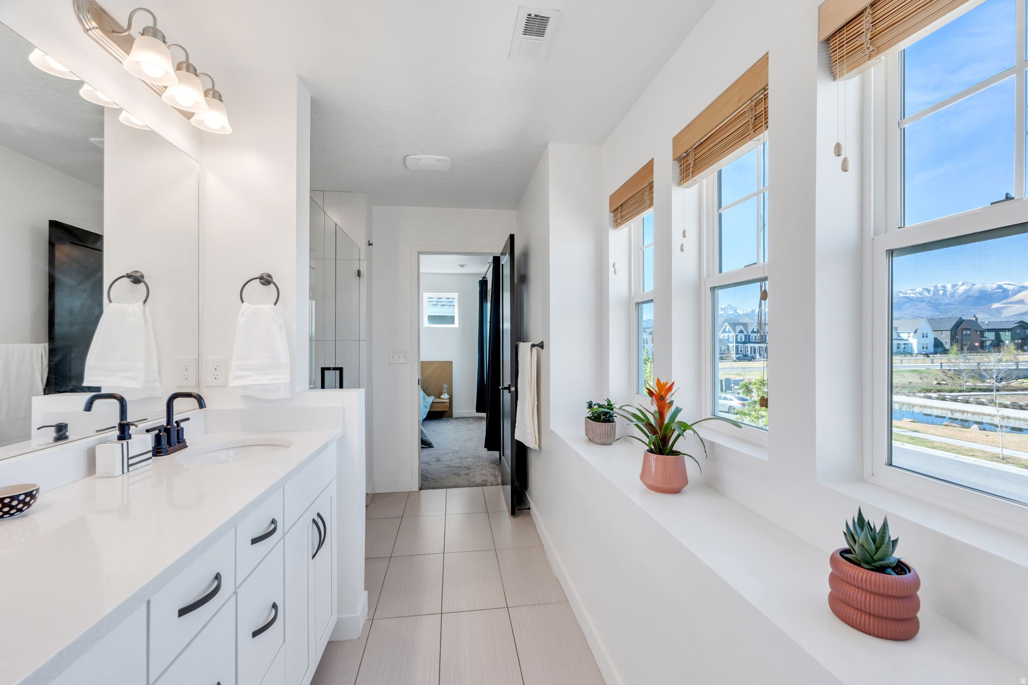 DAYBREAK - Residential