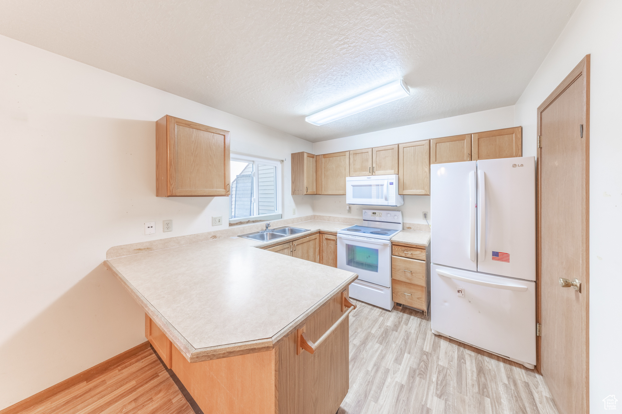 CANYON TERRACE CONDOS - Residential